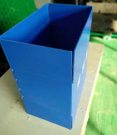 PP塑料包装箱板压制成型液压机